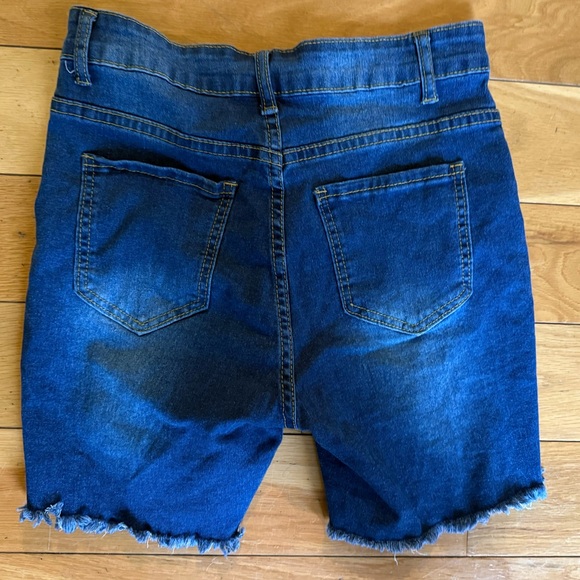🎀3/$25🎀 SHEIN Dark Blue Distressed Jean Shorts - Picture 2 of 3